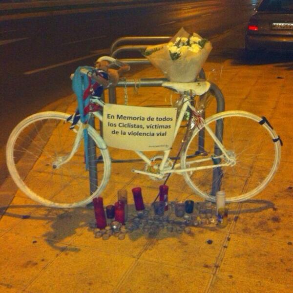 sergiomantecon's tweet photo. "@Mini_Ezio: Ver estas cosas por Murcia y llenarse de orgullo. @jjrojillas @alejanvalverde @sergiomantecon http://t.co/jVB9kLynbq"Totalmente