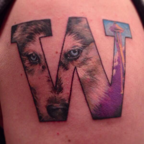 augmentreality2's tweet image. WOOF!  #applecup #uw #beatwsu