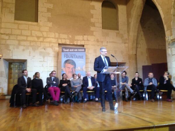 Olivier Falorni retrouve ambiance de l'Oratoire aussi chaude qu'il y a 1an 1/2 avec @JFFountaine2014 #LR2014