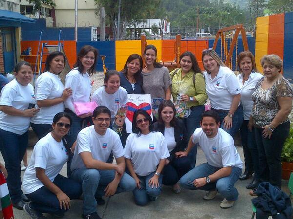 Lisceth's tweet photo. @FeyAlegriaVE Un detallito para quienes nos han brindado su solidaridad!! @yurulavado @caroorsini @chevron @aseinc http://t.co/xvvaCIjHZw