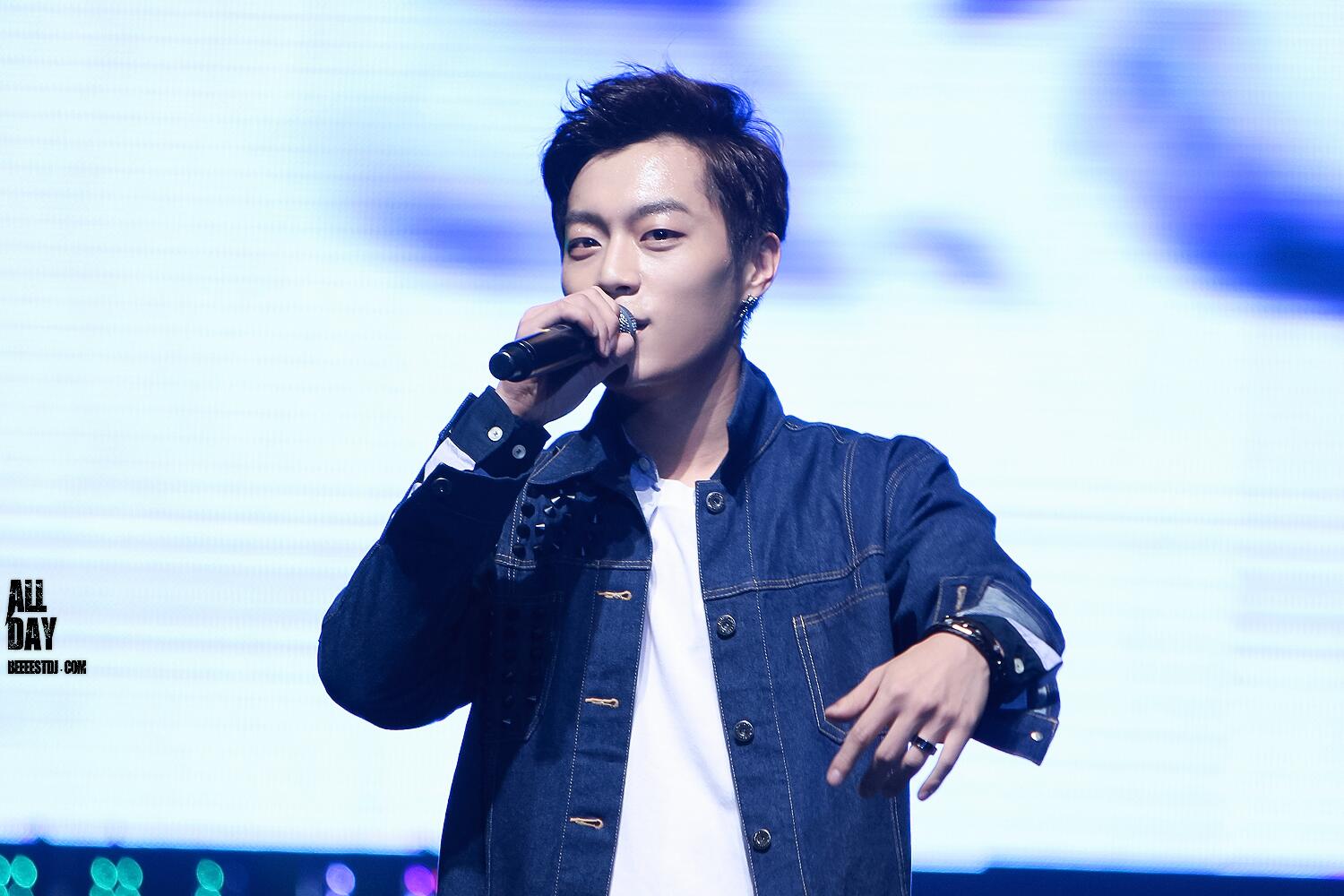 BaQMVC1CQAAQdx7.jpg:large