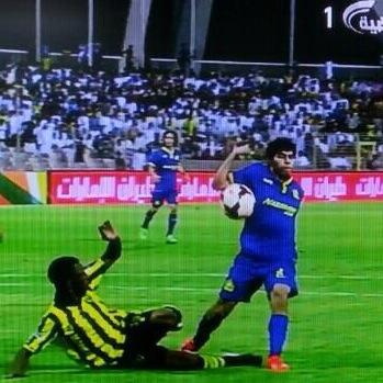 ITTI_Saudi_Club's tweet photo. هدف النصر الثاني .. ولمسة اليد الواضحة .. #الاتحادر http://t.co/TmqmDamTvu