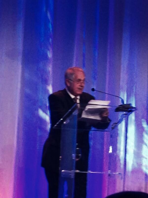 Onze oud voorzitter in actie bij het Havengilde diner. Maiden speech.