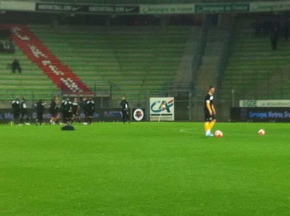 AngersSCO's tweet photo. #SMSCO début de l'échauffement . Début du match dans 30 minutes. Allez SCO http://t.co/bpucoknQME