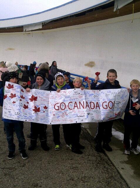 Fans are getting hyped at first round of World Cup Skeleton Races <a href="/WinSportCanada/">WinSport</a>! #GoCanadaGo #Skeleton
