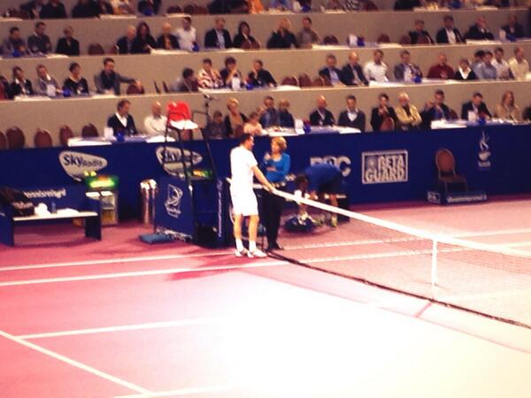 CuracaoTL's tweet image. Richard moet zweten, maar hij verslaat Mats 6-4 6-4. Zaterdagmiddag pittig potje tegen Paul voor een finaleplaats.