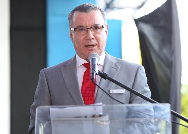 PatrickBaez1's tweet photo. Bien! RT @PresidenciaRD: Moisés Taveras, director general del #CAID, inicia sus palabras. #InauguraciónCAID. http://t.co/X1WOwCGb2R