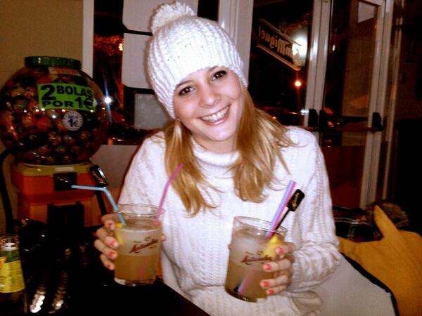 crismorenoR's tweet photo. Empezamos la noche con la princesa @Rosana_LopezR http://t.co/jpj9h5Dv89