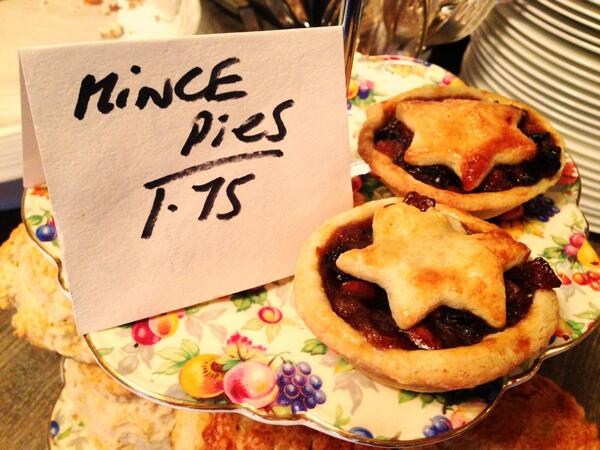 BealsBarn's tweet photo. Come and try our new homemade Mince Pies! Served warm with a sugar dusting #festive http://t.co/TgeIVHjWmJ