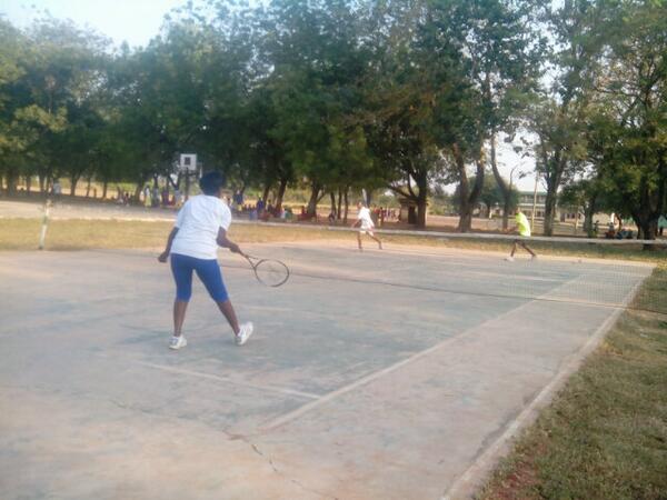 damseltyak's tweet photo. Lawn tennis tinz lol http://t.co/PJL9ExGHFs