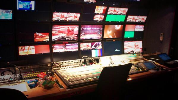 FabienTrcd's tweet photo. @limogescsp @F3Limousin @MSB_Officiel Le car régie est bientôt prêt pour la retransmission! #ProA #allezlimoges http://t.co/ufl1KQPG3h