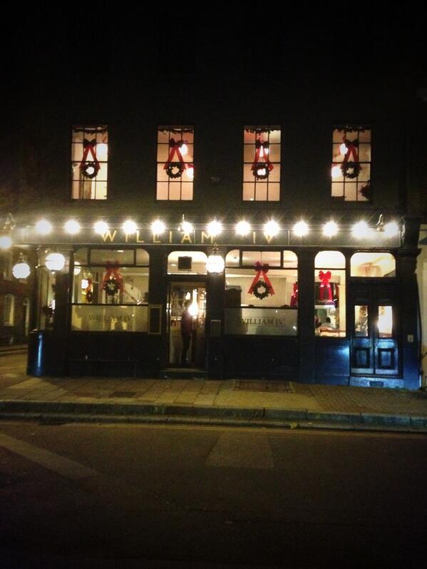 WilliamIVPub's tweet image. If you're looking for a cozy, warm and dare we say festive pub to eat and drink in, could we politely suggest?...
