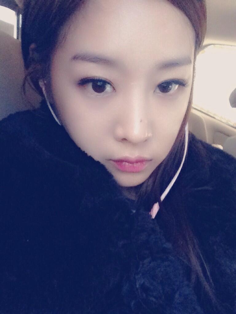 BaRtzinCMAAvVb0.jpg:large