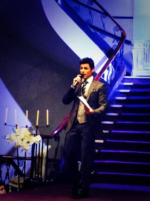 rafacominfans's tweet photo. @rafacomin_tv esta noche presentando la Gala de Miss y Mister Valencia 2013 http://t.co/op9r5Kifht