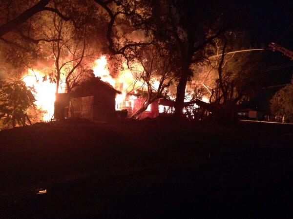 VisionGraphMod's tweet image. River Rd. fire.