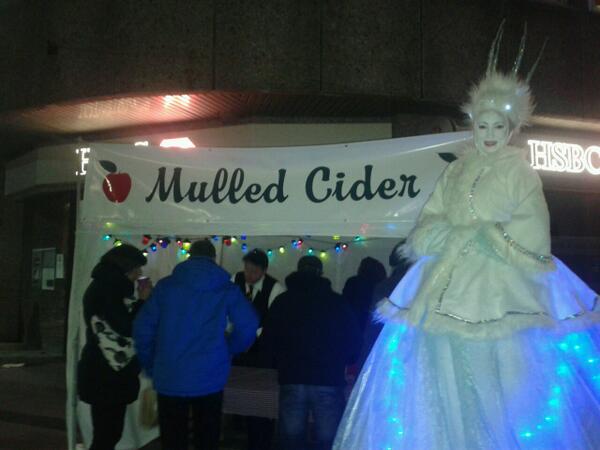 4aNite1's tweet photo. @keynshamFest Brilliant fun had last night selling Mulled Cider at the Keynsham Victorian Evening. Who tried it? http://t.co/EsOvrbY23A