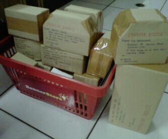 psikologtinggi's tweet photo. Asyikk bgt PAKET hari ini SIAP KIRIM!! Paket kamu kapan mau dikirim? Ayo TINGGI sekarang juga! Hub pakarnya 214461CF http://t.co/r866Ma2IVE