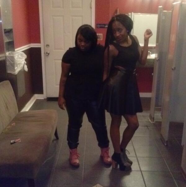 TattedUpShawdyy's tweet image. Me &amp;amp;&amp;amp; My Bestfriend #PodownDivaEda #SceneFlow