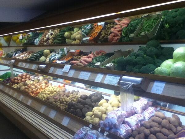 AandTCoopers's tweet photo. Our beautiful shop.. #seasonal #veg now in! #christmas #roast http://t.co/384jr1O1I3