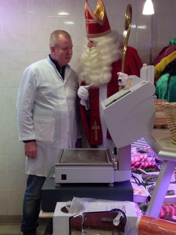 P_Verduyn's tweet photo. Let op uw schoen, misschien gaat de Sint er wel iets lekkers in doen. http://t.co/LYsxk6AdqD