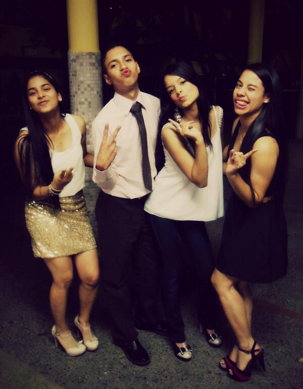 SotoStepha's tweet image. @RobolutionLoyol @SaloVatory @Natdiaz6 Pabón. Los Quiero Muchísimo, Gracias Por Este Momento Tan Importante.