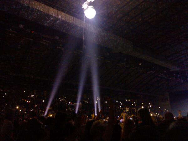 From little mix to redlight, what a perfect friday <a href="/alex_peet/">Alex Peet</a> #example #metroradiolive  #redlight #oneman