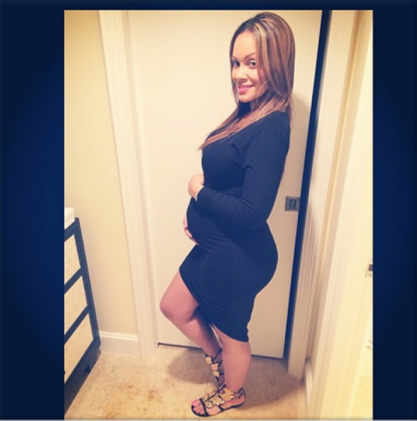 We congradulate one of our favorite realitystars @EvelynLozada with her pregnancy! #Whoop #BabyBumpAlert #UCWB