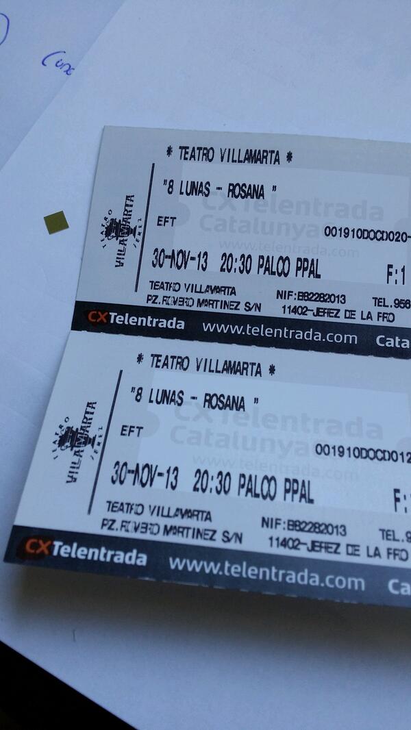 camp_vicent's tweet photo. después de una larga espera ya las tenemos..esta noche de concierto con mi amore @VictoriaCabrer6 #mecherosarriba jaj http://t.co/iqGscGzVRW