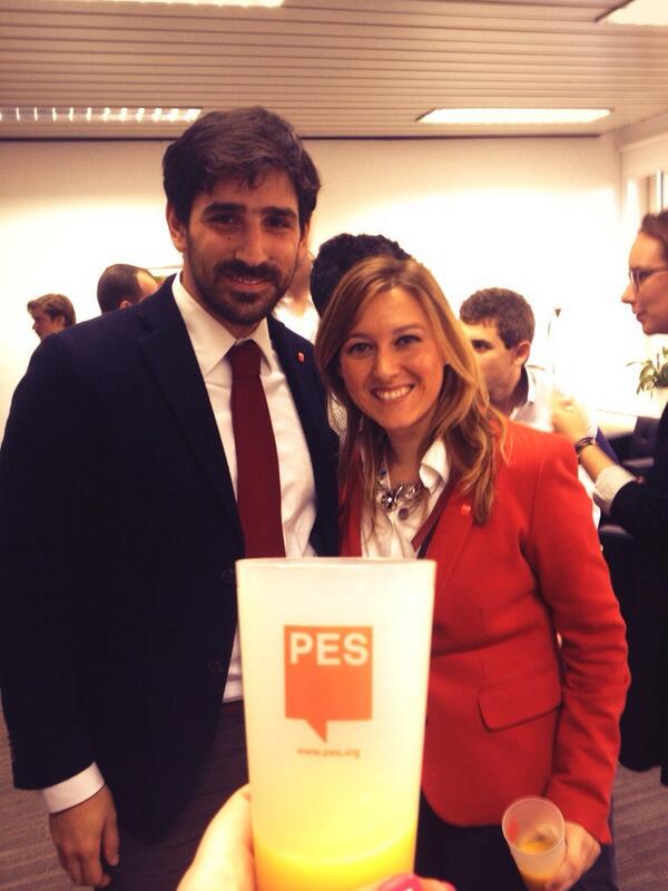 PES_PSE's tweet photo. Super activists bonds over #knockthevote lunch @TomMiGiuntella @AteneaMelgarejo #pescamp1 #pesvote #eutweet #ep2014 http://t.co/Tu4S4DvRw1
