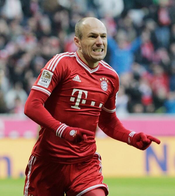 sarahdwiy's tweet image. #Robben10 #FCBayern"@berita_bayern Bintang di babak pertama, Robben merayakan gol ke gawang Braunschweig. #FCBEBS http://t.co/jDd7PCAnal"