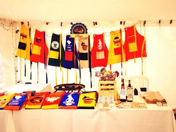 IconLabColombia's tweet photo. Listo el stand en la feria navideña de el club la pradera. Los esperamos hoy y mañana todo el día!!! http://t.co/MvhPW2i5Cb