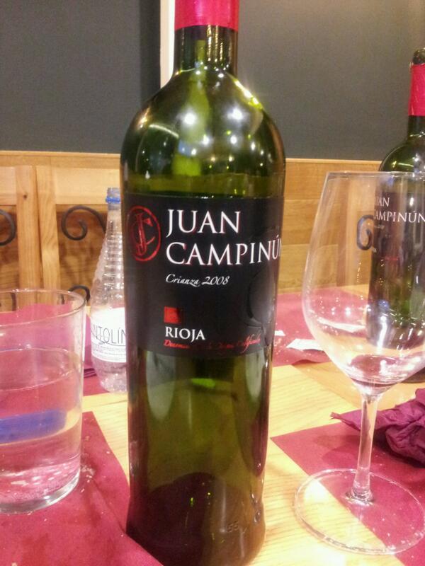 egmtzl's tweet photo. comiendo con la familia en vitoria con buen vino http://t.co/ZTgsq9L6Wz