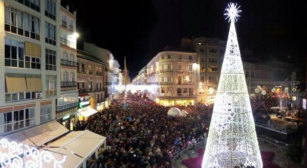 _Paisajes_'s tweet photo. #Málaga iluminada #NavidadMLG http://t.co/ay2mD7Ew8N