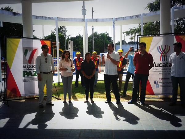 PorMeridaYuc's tweet photo. La @Cepredey junto con el @GobYucatan dan el banderazo de los trabajos de recuperación de parques y espacios públicos http://t.co/TKW5AjpzG2