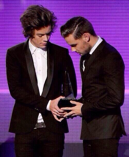 CUTIES 💕

#mtvstars One Direction