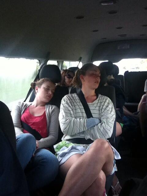 VantagePointYA's tweet image. One tired bus after a huge day of racing (and ping pong)! #VPYAamazingRace