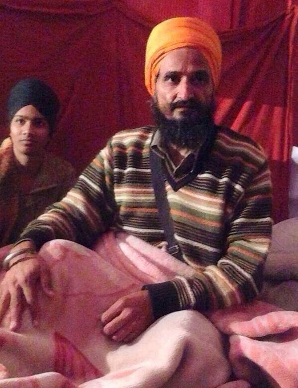 Gurbaksh Singh been on hunger strike in Punjab for last 15 days, Indian media refuses 2 publish news. Please RETWEET