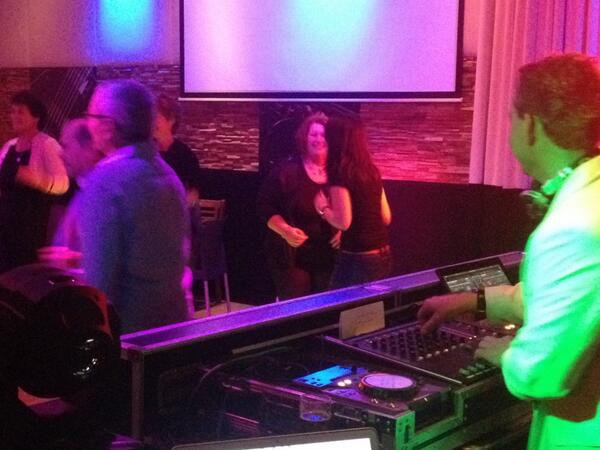 SingingOtt's tweet photo. Gezellig feest vanavond hier in @zuiderzoet http://t.co/5NohByKdY0