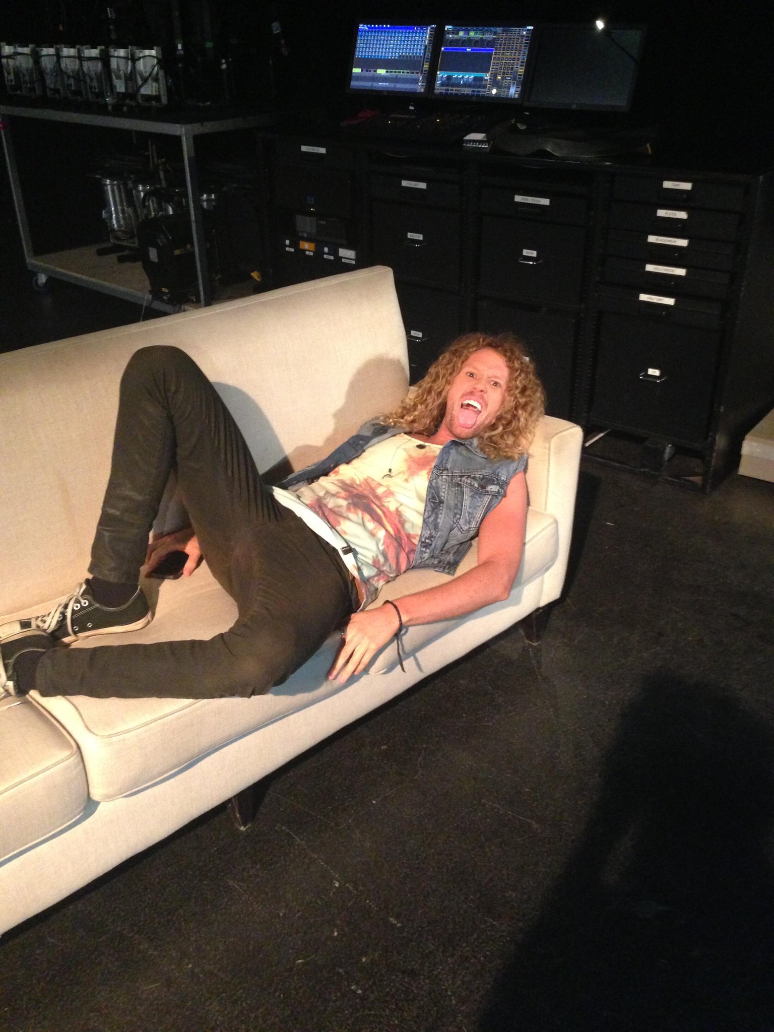 BaWL-WECYAEZoc5.jpg:large