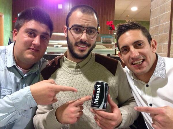 ML_zarate's tweet photo. Buena cena en el karpa con @torerodelsitio8,@JuanNiguez18,increíble que risas http://t.co/BwZuCUR9FM