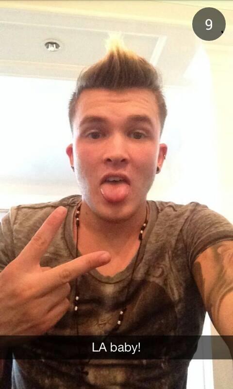 realfarahh's tweet image. LA Baby!! @JoshDevineDrums #Snapchat #JoshDevineDrums #Screenshot #CutePic Looots of Love! xx