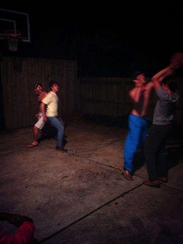 tstrange_'s tweet image. Lil 2 on 2 tourney #backyardball