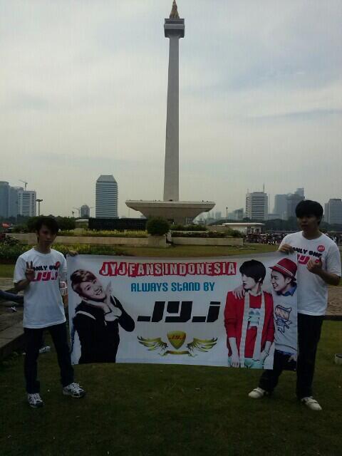 CSKOfficial's tweet photo. Today @KelvaNizer &amp; @_Jerotic_ on record flashmob JYJ Only One with @JYJFI http://t.co/6bZyJsIzGd