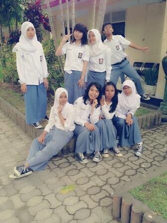 VolkerOfficial's tweet photo. @mirazahara @intan_tuuwiitts @vita_gegap @wulan517 @Griselda42nata @SindyOliviaR dimas anita lalala yeyeye http://t.co/x42HZLFNYD