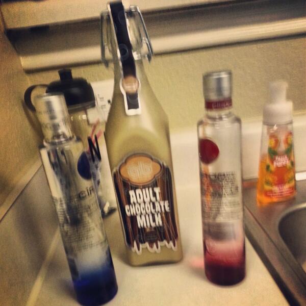 TwentyStacks's tweet photo. Last night, was so trill!  @ThatDAMNTatyi http://t.co/K1vOuMqbrN