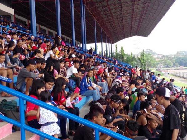 yamahaindonesia's tweet photo. Lagi rame di sentul untuk final #AseanCupRace - yg sudah otw dan sudah disini ry yah http://t.co/S2hYaVNNI0