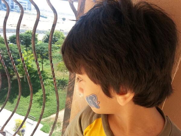 DiaaRadwan's tweet image. The young boy loves the #postgresSQL elephant mascot #EnterpriseDB @postgresSQL