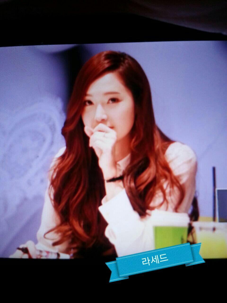 [PIC][01-12-2013]Jessica xuất hiện tại buổi fansign thứ 2 cho thương hiệu "STONEHENgE" vào trưa nay BaY3B9MCMAAueW2