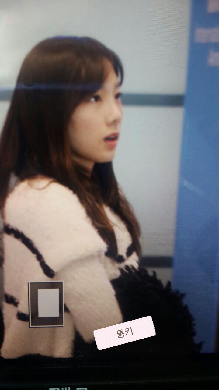 BaYHSkWCMAAOZZR.jpg:large