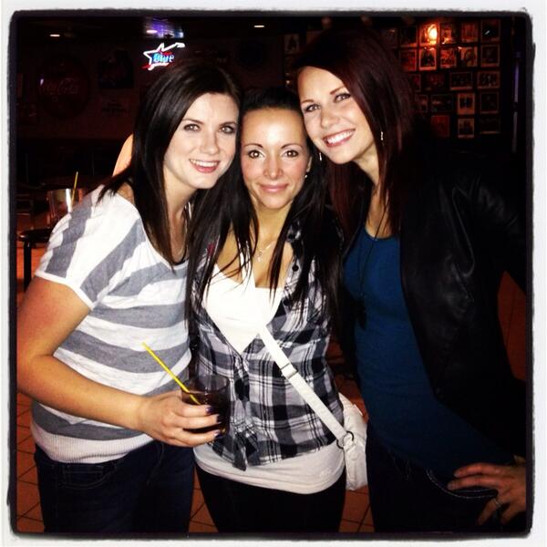 10christa's tweet photo. My girlie friends 👀💜👭 #whiskeytalks #zoo http://t.co/Xshi4gDLaw